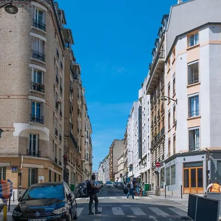 Apartament Charming Studio For 2 *